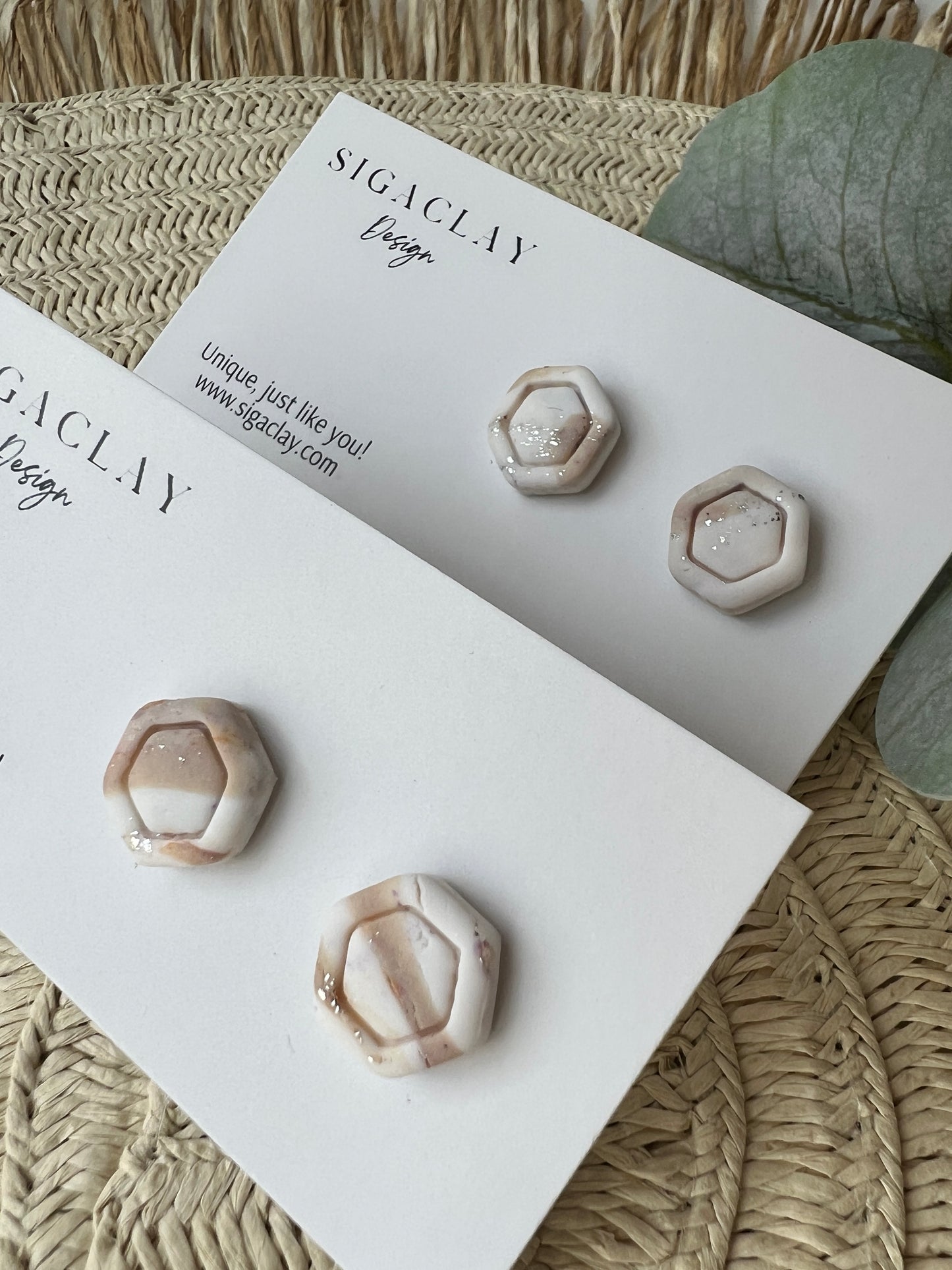 "Essence" Šešiakampis