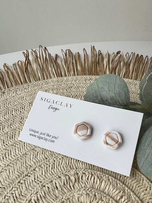 "Essence" Šešiakampis