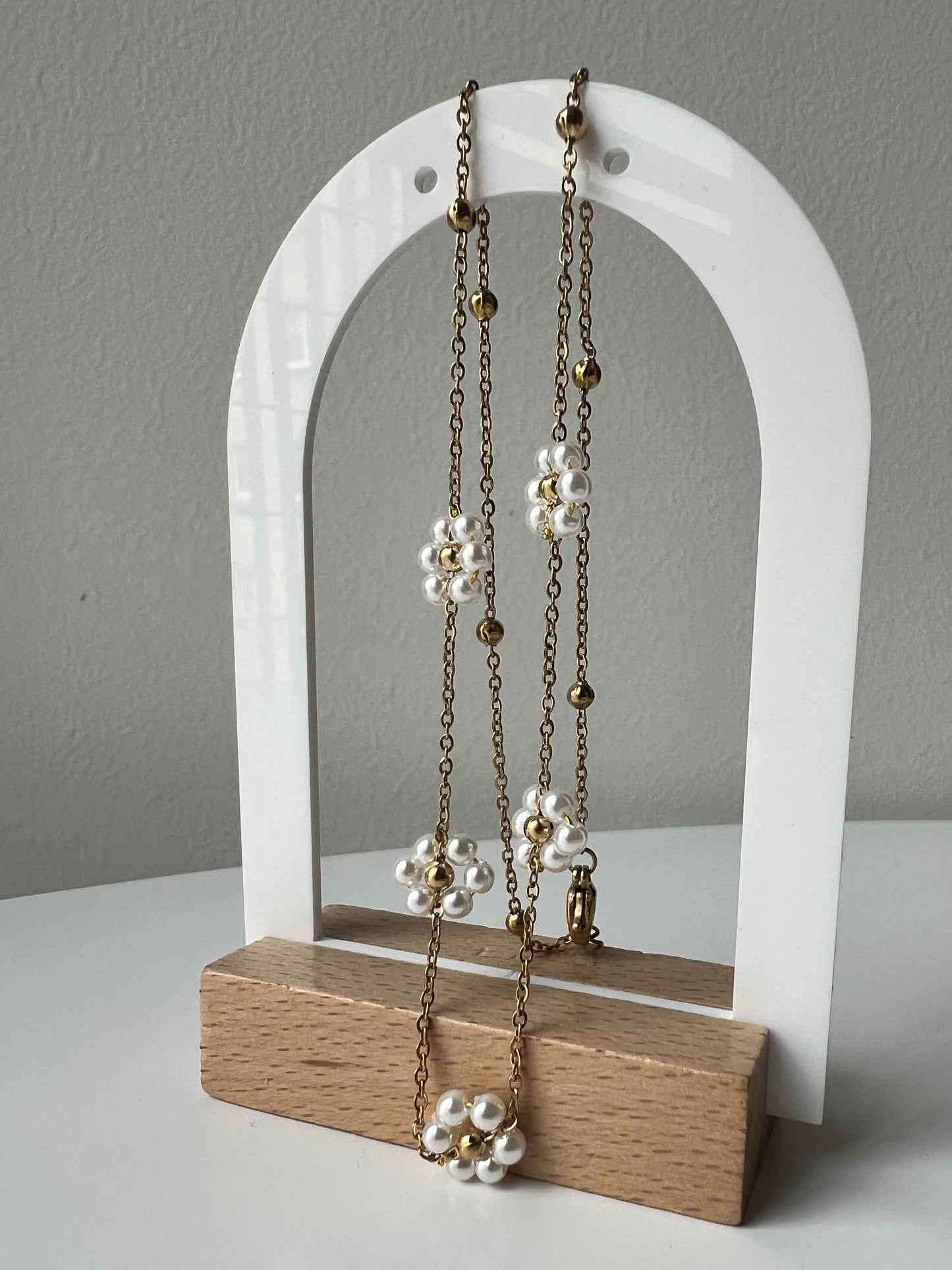 Vėrinys Su Perlų Ramunėlėmis