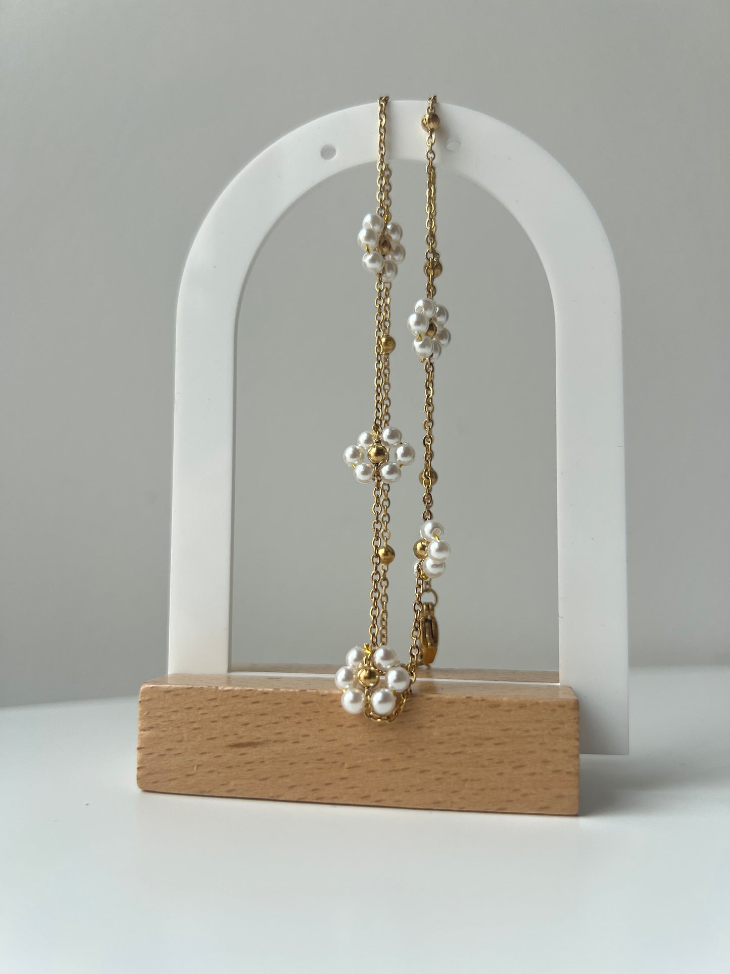 Vėrinys Su Perlų Ramunėlėmis