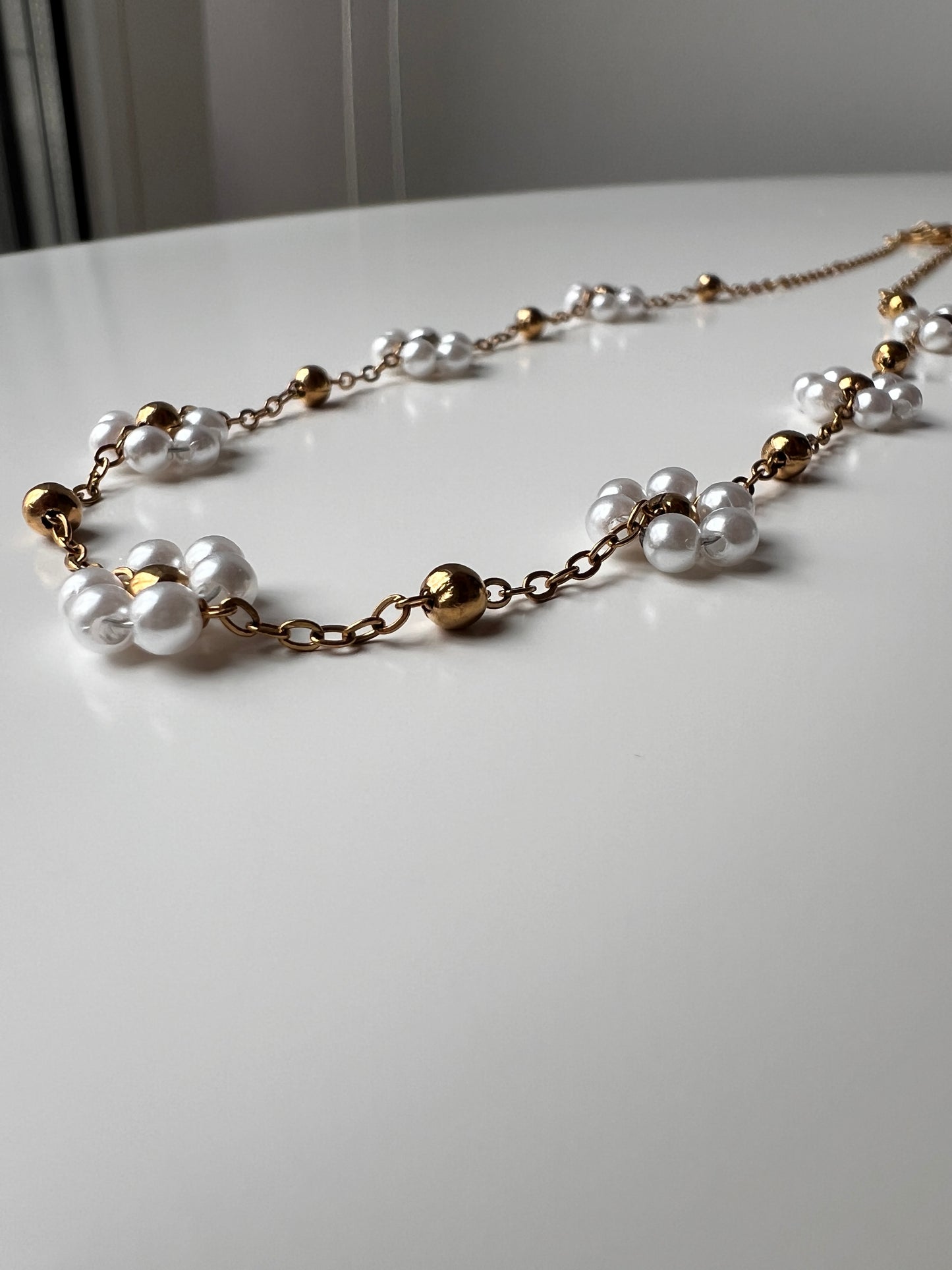 Vėrinys Su Perlų Ramunėlėmis